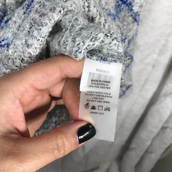 NWT Vince Camuto M Women's Diamond Plush Knit top - Picture 9 of 10